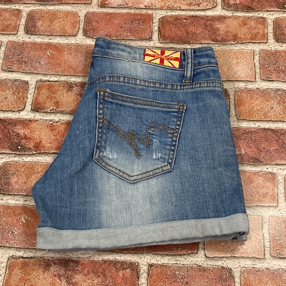 Machine Denim Shorts - Picture 3 of 11